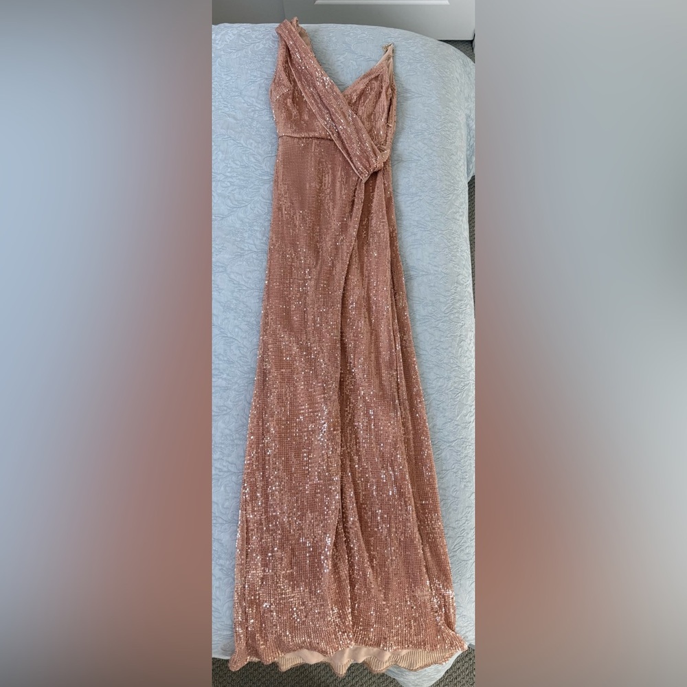 Elegant Sequin Dress in Rose Gold